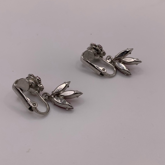 Gorgeous vintage rhodium plated pink Sherman clip earrings - Picture 6 of 7